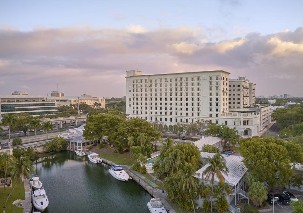 Thesis Hotel Miami image