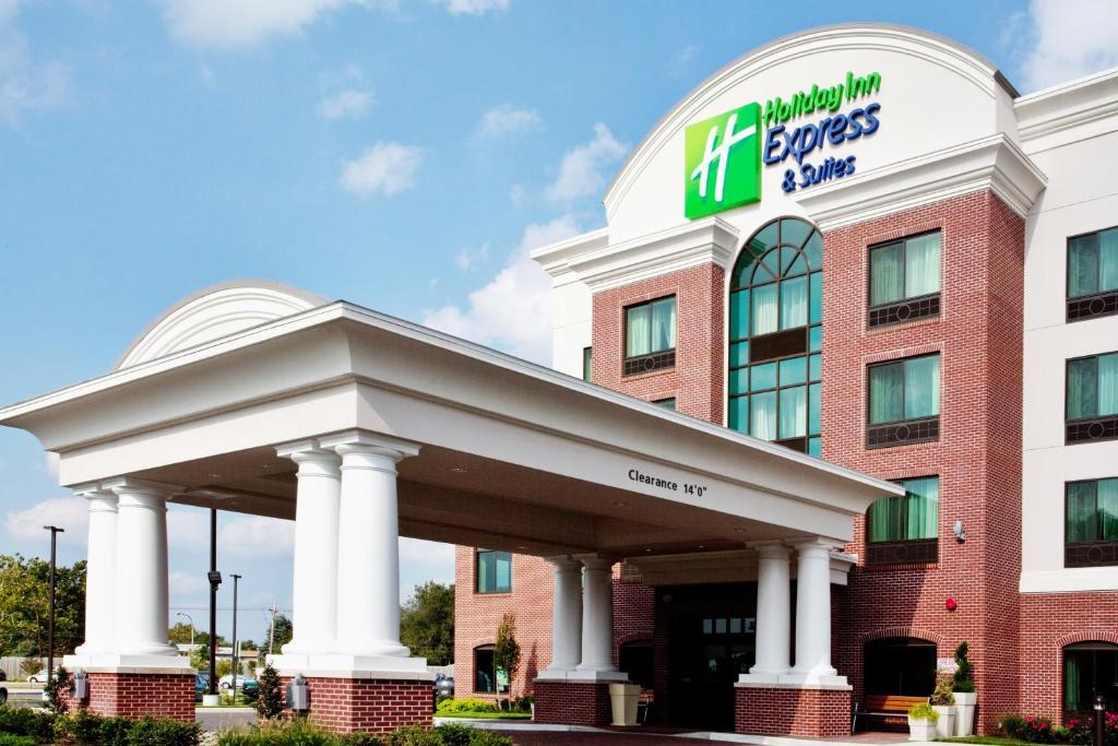 Holiday Inn Express & Suites Wilmington-Newark, an IHG Hotel image