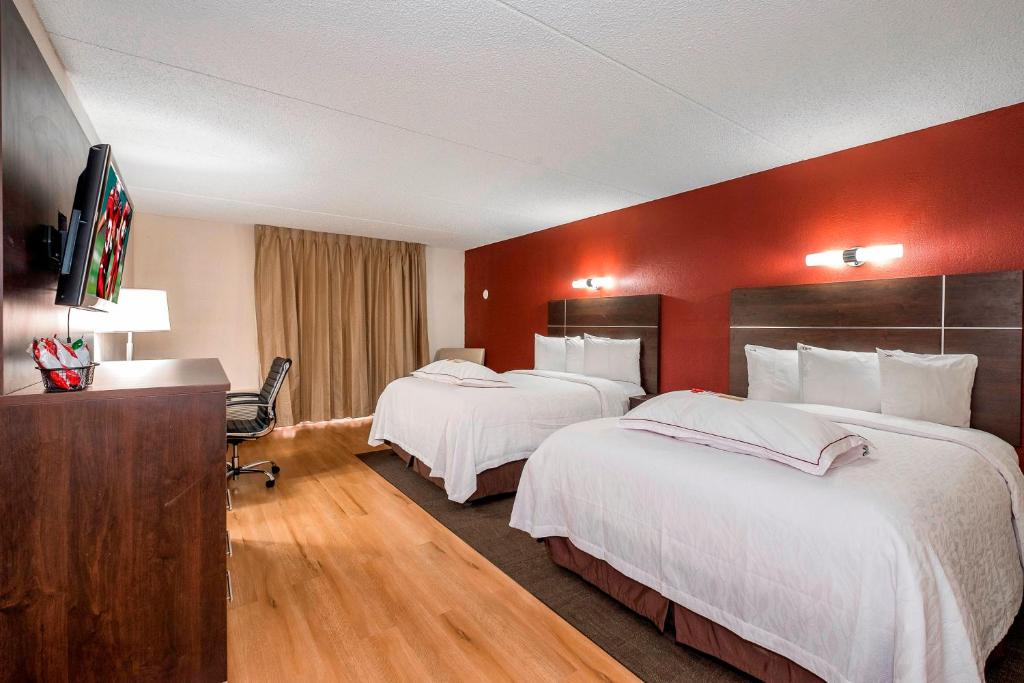 Red Roof Inn PLUS+ & Suites Knoxville West - Cedar Bluff image