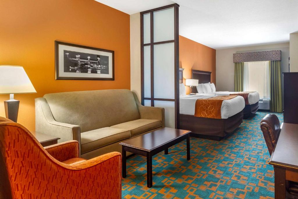 Comfort Suites Knoxville West - Farragut image