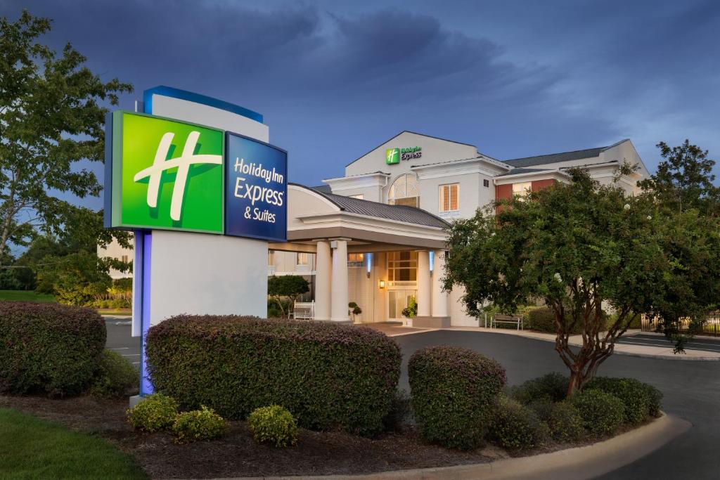 Holiday Inn Express Hotel & Suites Auburn - University Area, an IHG Hotel image