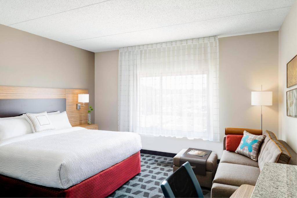 TownePlace Suites by Marriott Cincinnati Downtown image