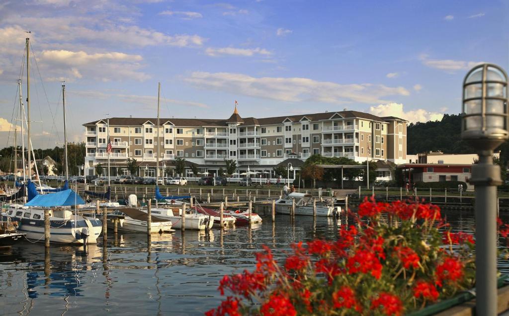 Watkins Glen Harbor Hotel image