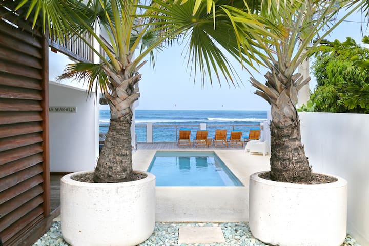 Image of beachfront rental in Puerto Rico
