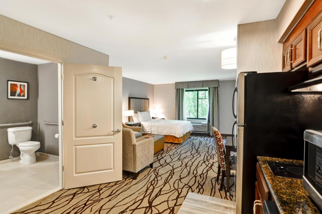 Homewood Suites by Hilton Cambridge-Arlington image