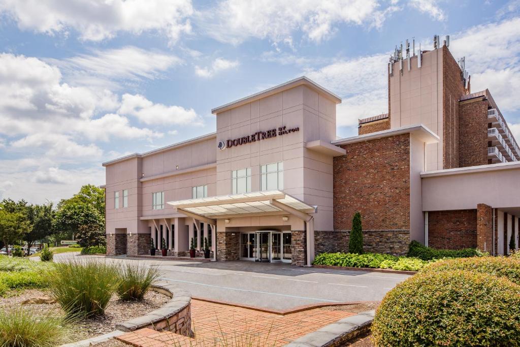 DoubleTree by Hilton Hotel Raleigh - Brownstone - University image