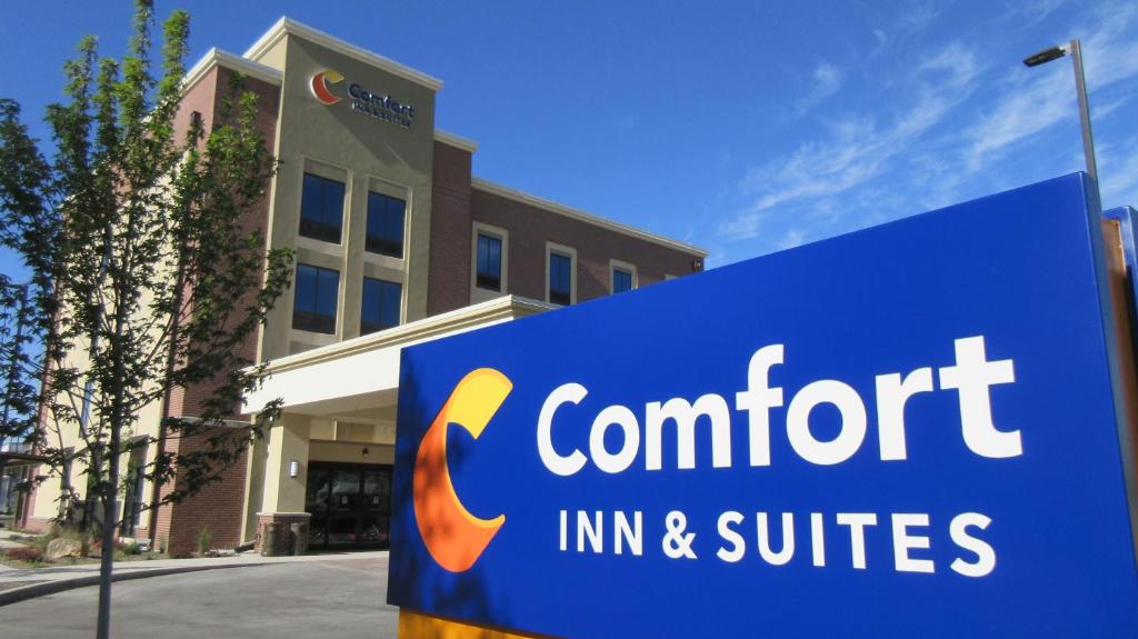 Comfort Inn & Suites Boise Airport image