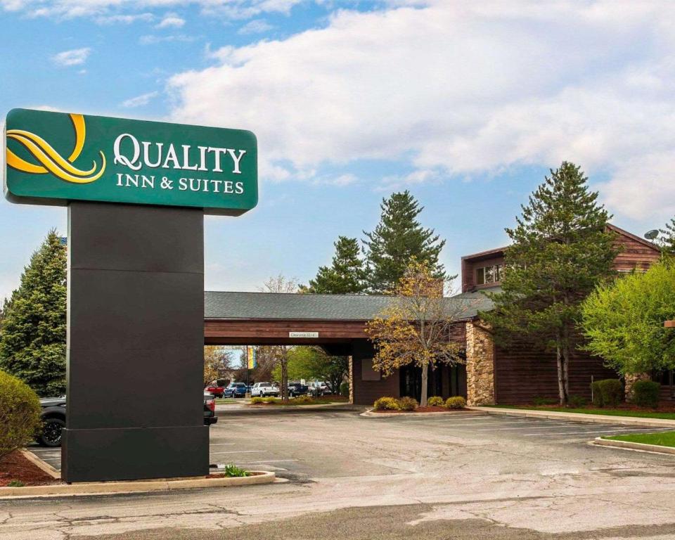 Quality Inn & Suites Goshen image