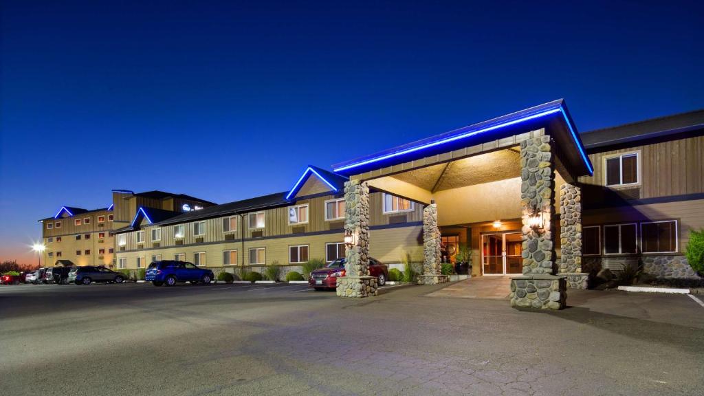 Best Western Astoria Bayfront Hotel image