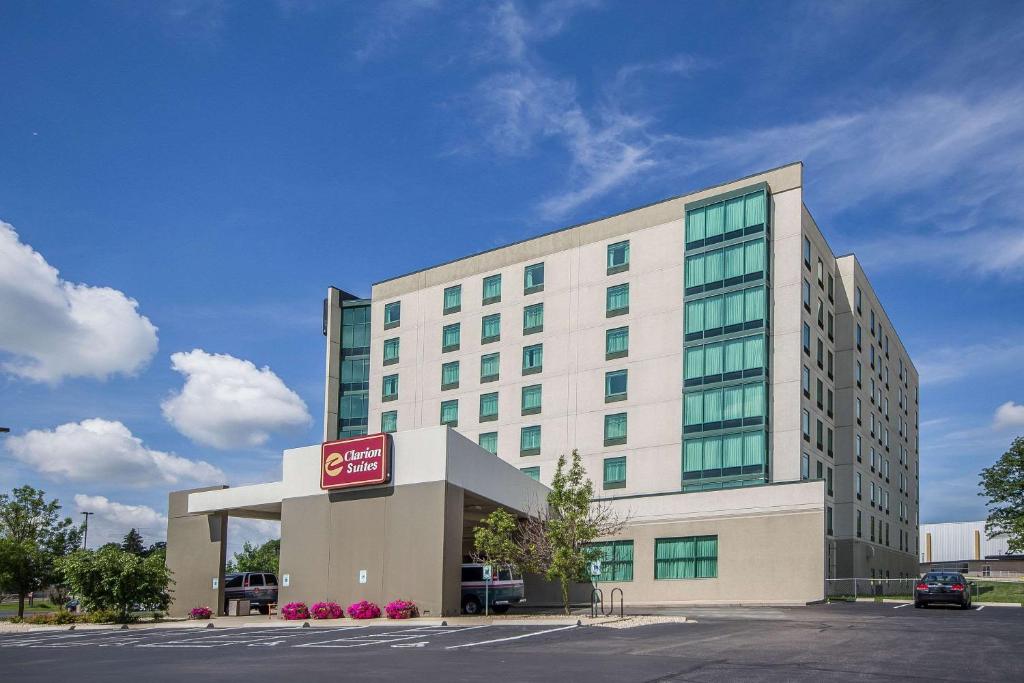 Clarion Suites at The Alliant Energy Center image