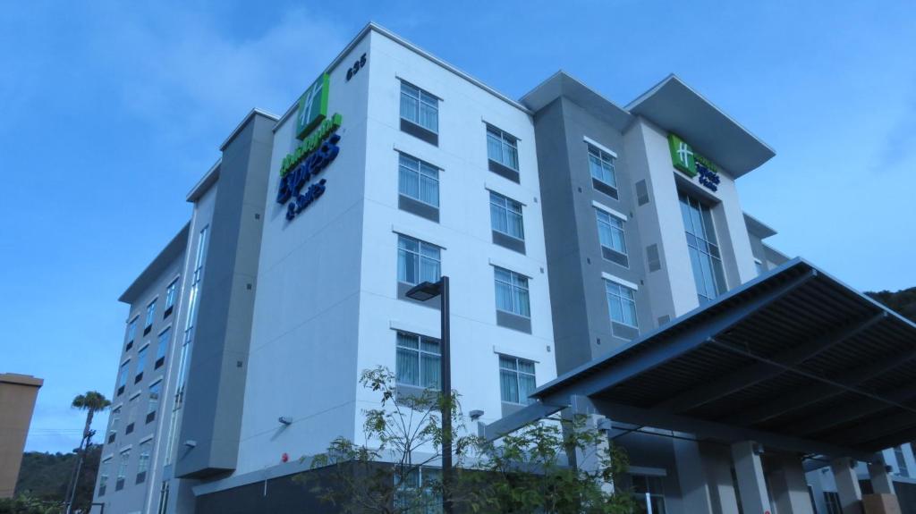 Holiday Inn Express & Suites San Diego - Mission Valley, an IHG Hotel image