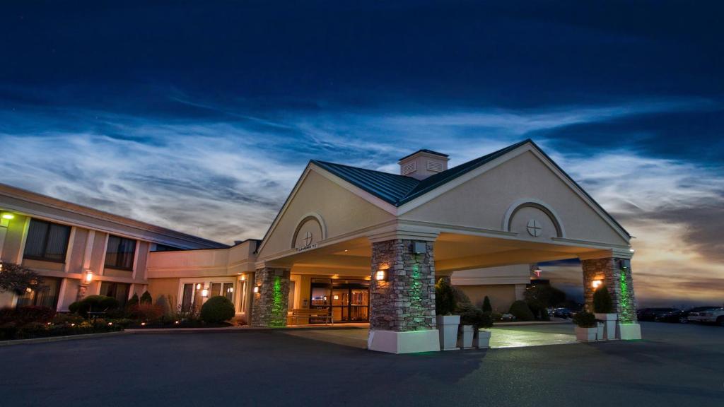 Buffalo Airport Hotel image