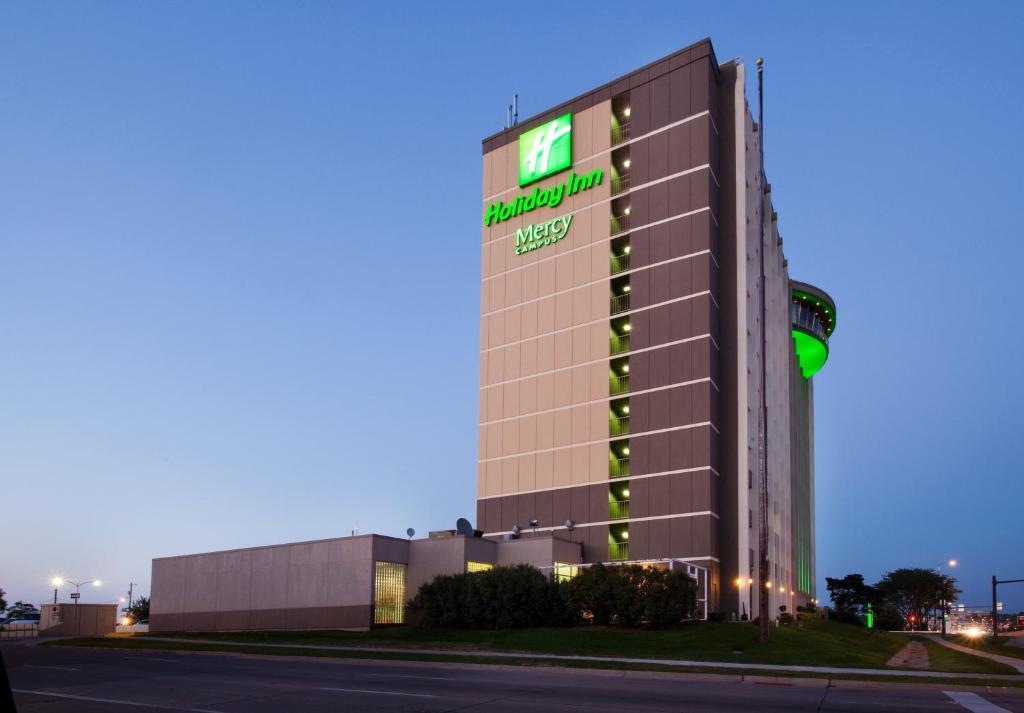 Holiday Inn Des Moines-Downtown-Mercy Campus, an IHG Hotel image
