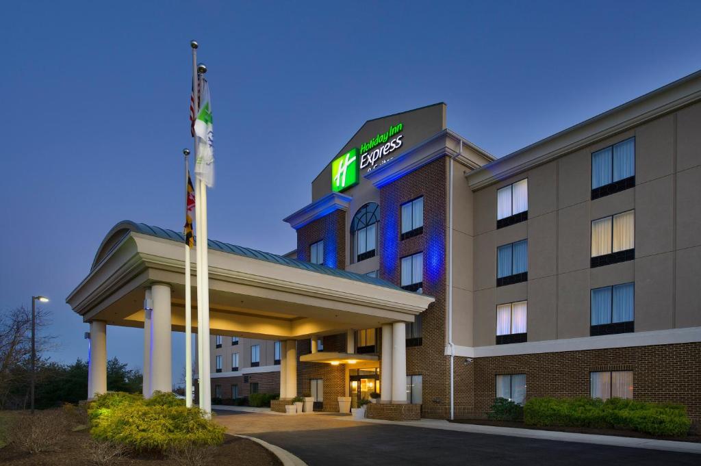 Holiday Inn Express & Suites Columbia - East Elkridge, an IHG Hotel image