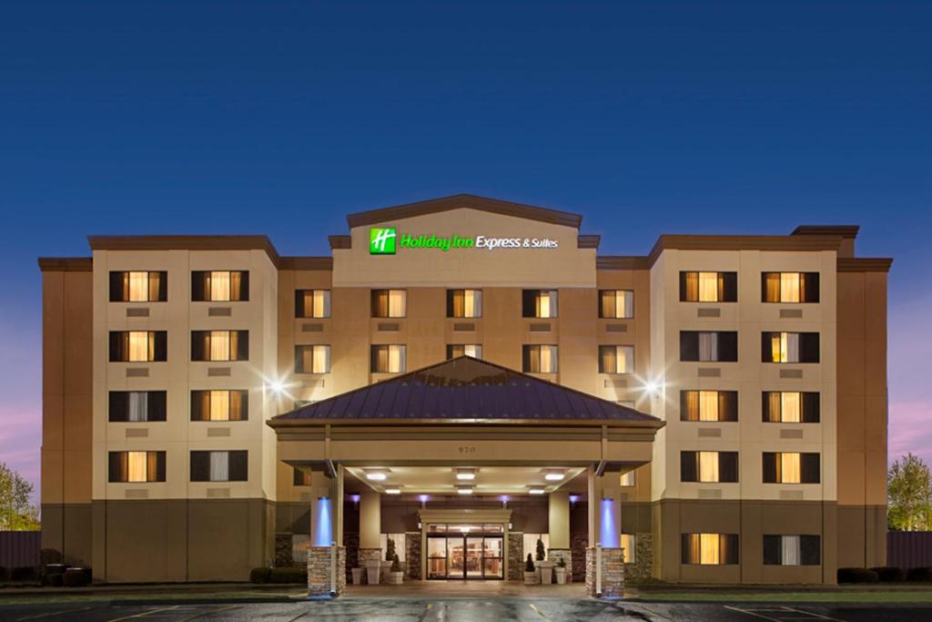 Holiday Inn Express Hotel & Suites Coralville, an IHG Hotel image