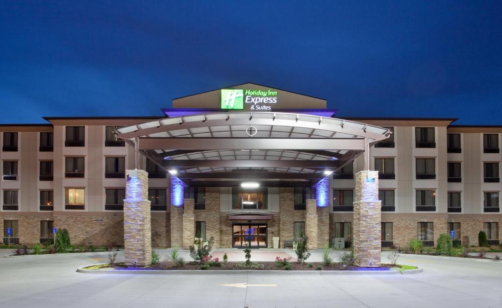 Holiday Inn Express & Suites St Louis Airport, an IHG Hotel image