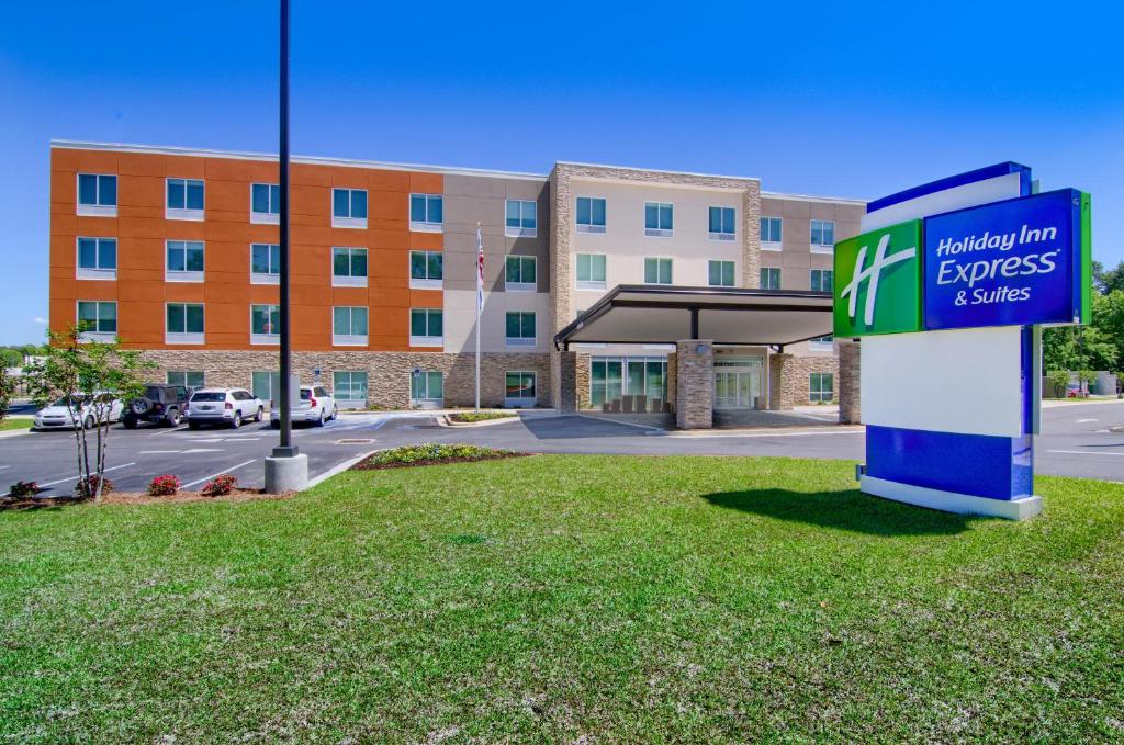 Holiday Inn Express & Suites Mobile - University Area, an IHG Hotel image