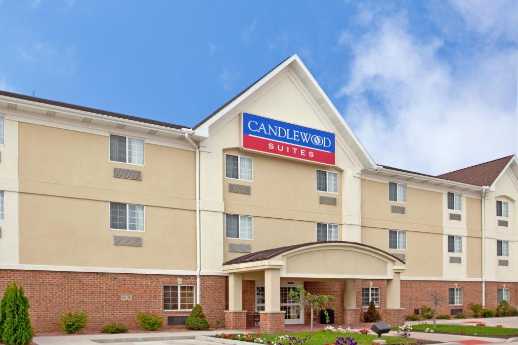 Candlewood Suites South Bend Airport, an IHG Hotel image