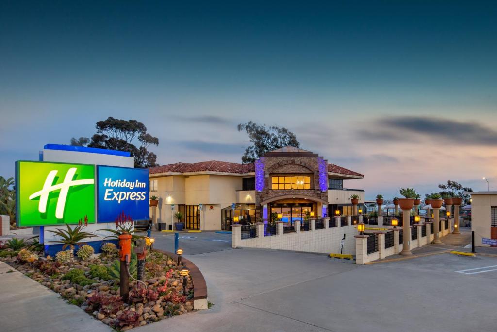 Holiday Inn Express Hotel & Suites San Diego Airport - Old Town, an IHG Hotel image