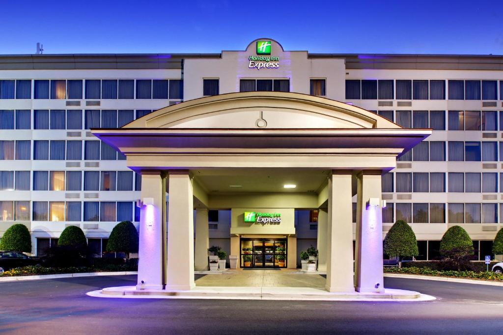 Holiday Inn Express - Atlanta-Kennesaw, an IHG Hotel image