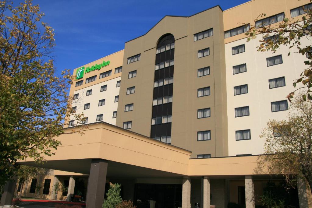 Holiday Inn Springdale-Fayetteville Area, an IHG Hotel image