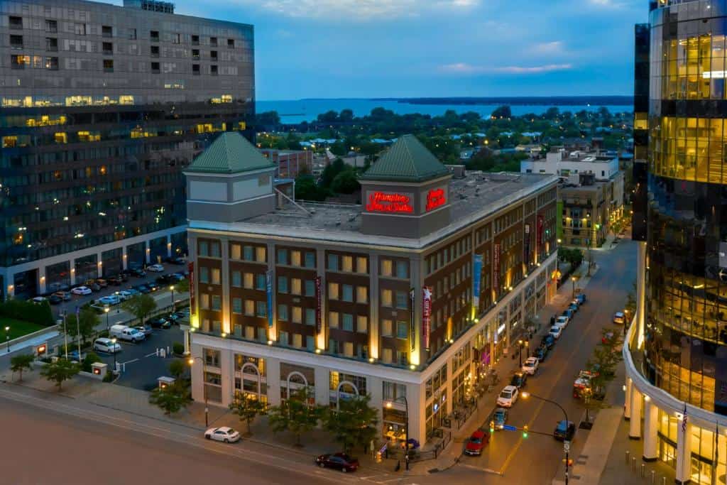 Hampton Inn & Suites Buffalo/Downtown image