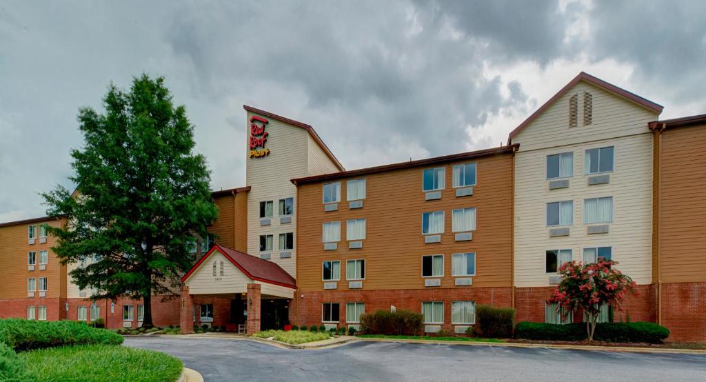 Red Roof Inn PLUS+ Raleigh NCSU - Convention Center image
