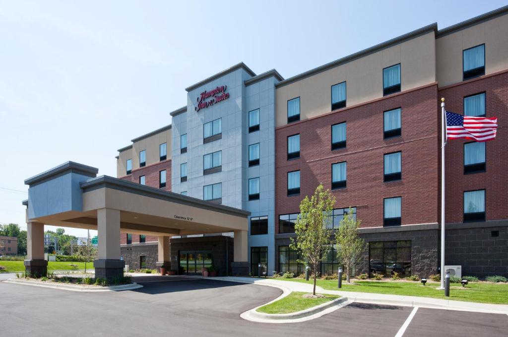 Hampton Inn & Suites Minneapolis West/ Minnetonka image