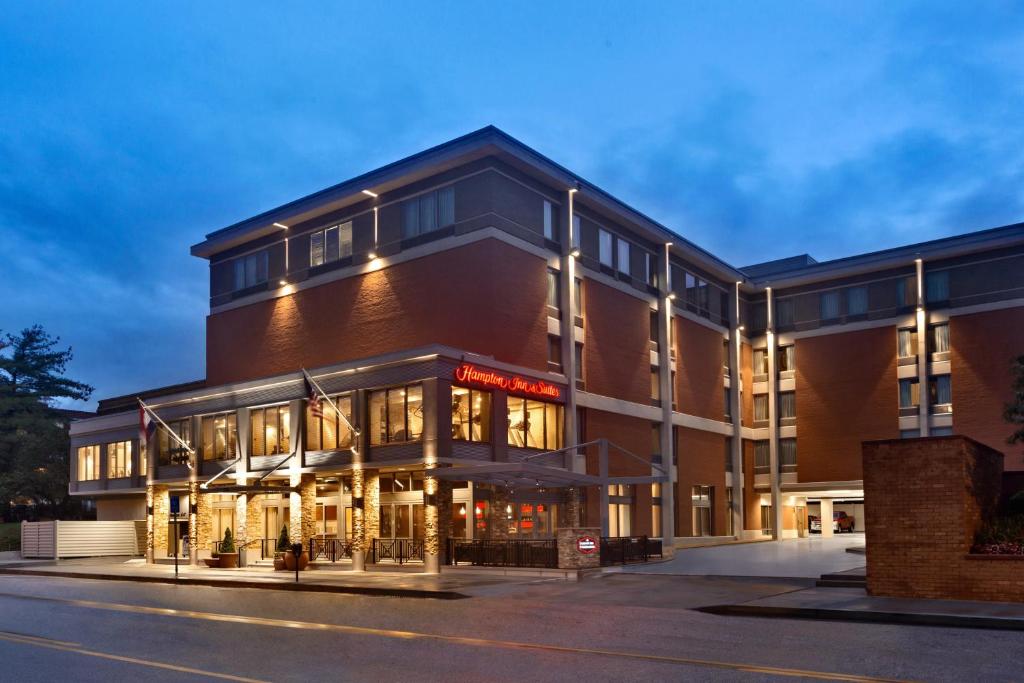 Hampton Inn and Suites Clayton/St. Louis-Galleria Area image