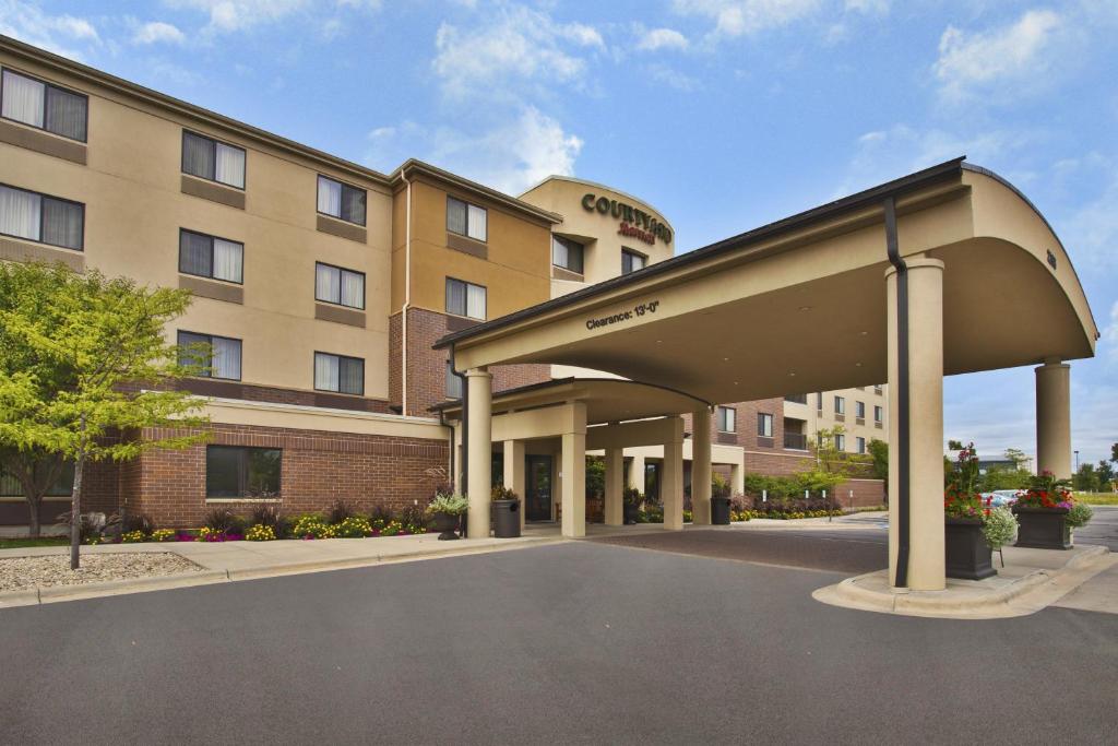 Courtyard by Marriott Madison West / Middleton image