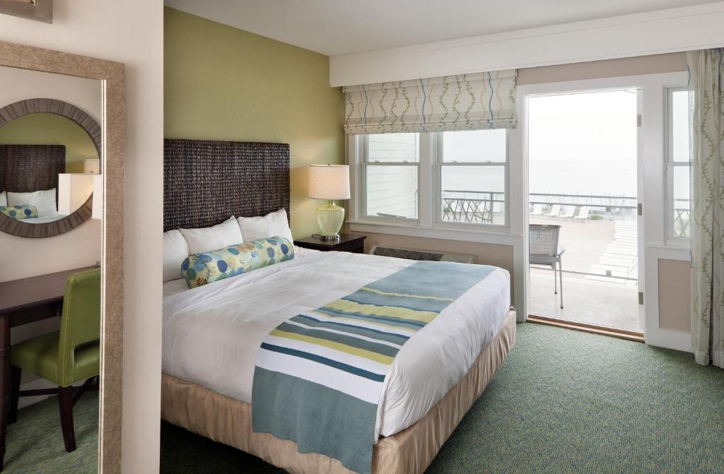 Sea Crest Beach Hotel image