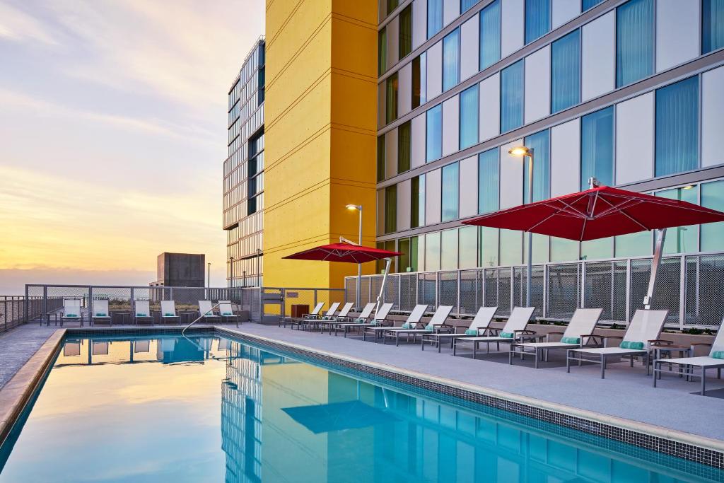 SpringHill Suites by Marriott San Diego Downtown/Bayfront image