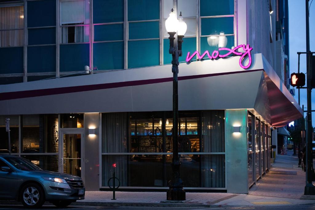 MOXY New Orleans Downtown/French Quarter Area image