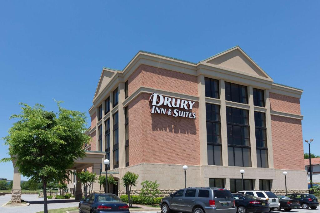 Drury Inn & Suites Birmingham Lakeshore Drive image