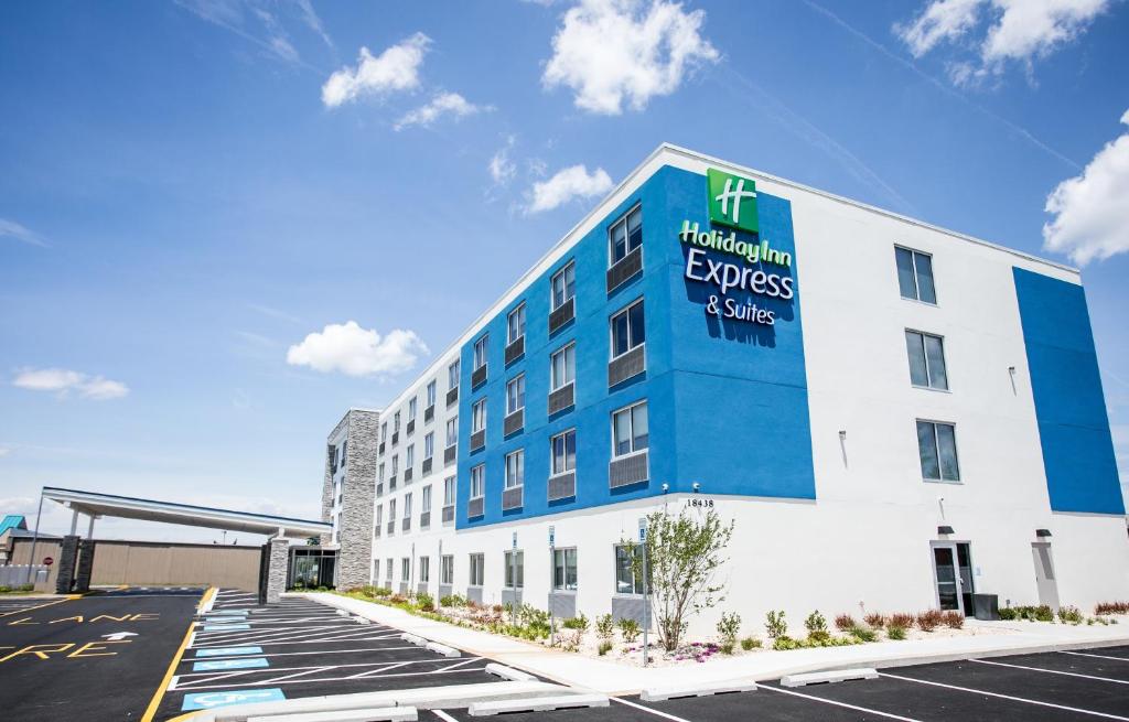 Holiday Inn Express & Suites Rehoboth Beach, an IHG Hotel image